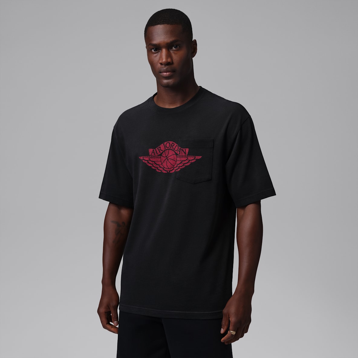 NIKE公式】 メンズ ブラック トップス & Tシャツ【ナイキ公式通販】